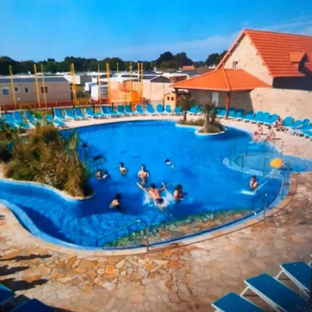 Κάμπινγκ Location Mobil